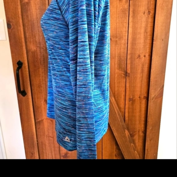 RBX PERFORMANCE VNECK LONG SLEEVE TOP - Picture 2 of 6